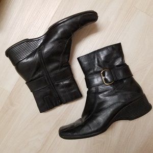 Clarks, Madison Jack Leather Women Bootie, 9M, Black